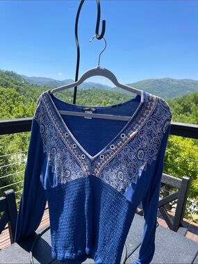 VENUS Royal Blue Paisley V-Neck Long Sleeve Top